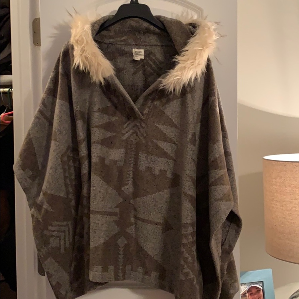 Women’s wool poncho